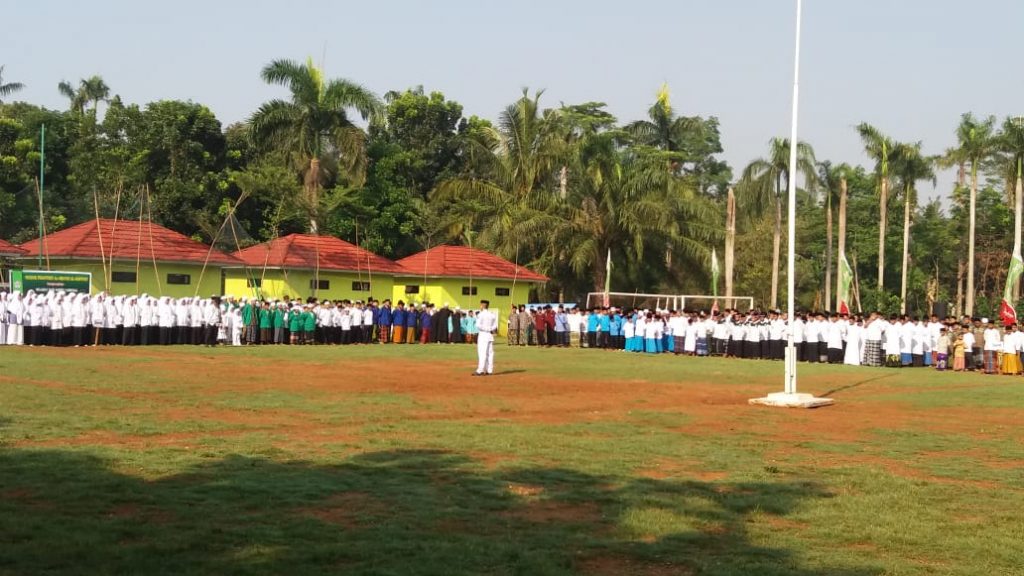 Upacara Peringati Hari Santi