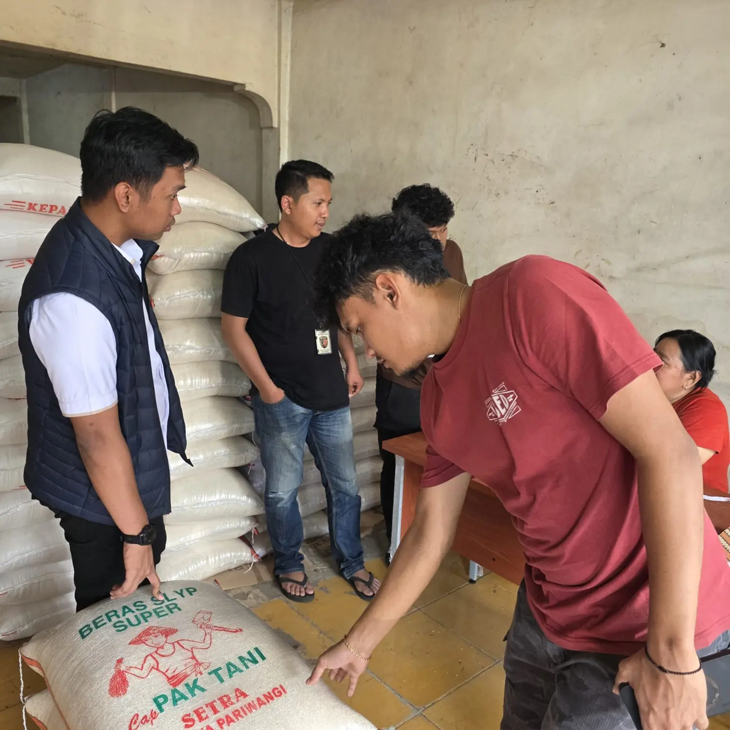 ff9a5fa9-4eaa-4feb-93ff-f2f5f18367ce