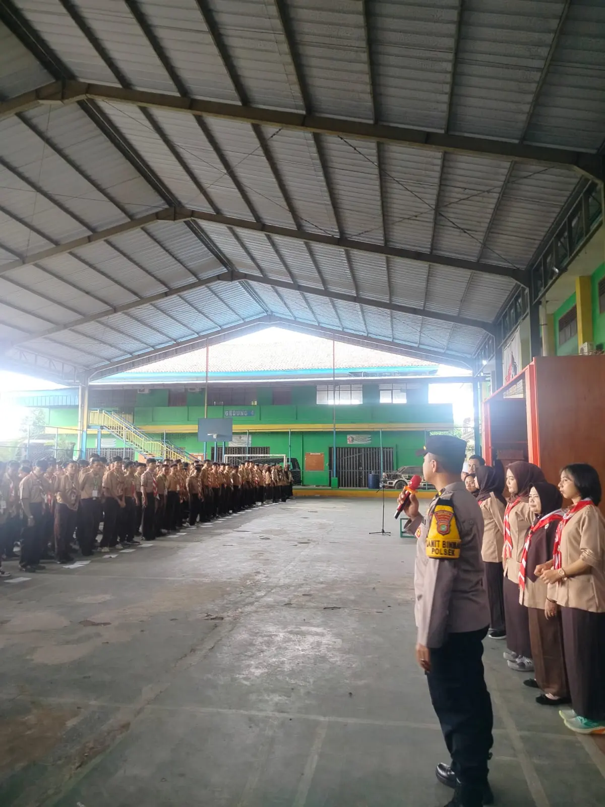 2f08ff09-563a-4b56-bd00-aa1aebdc9b49