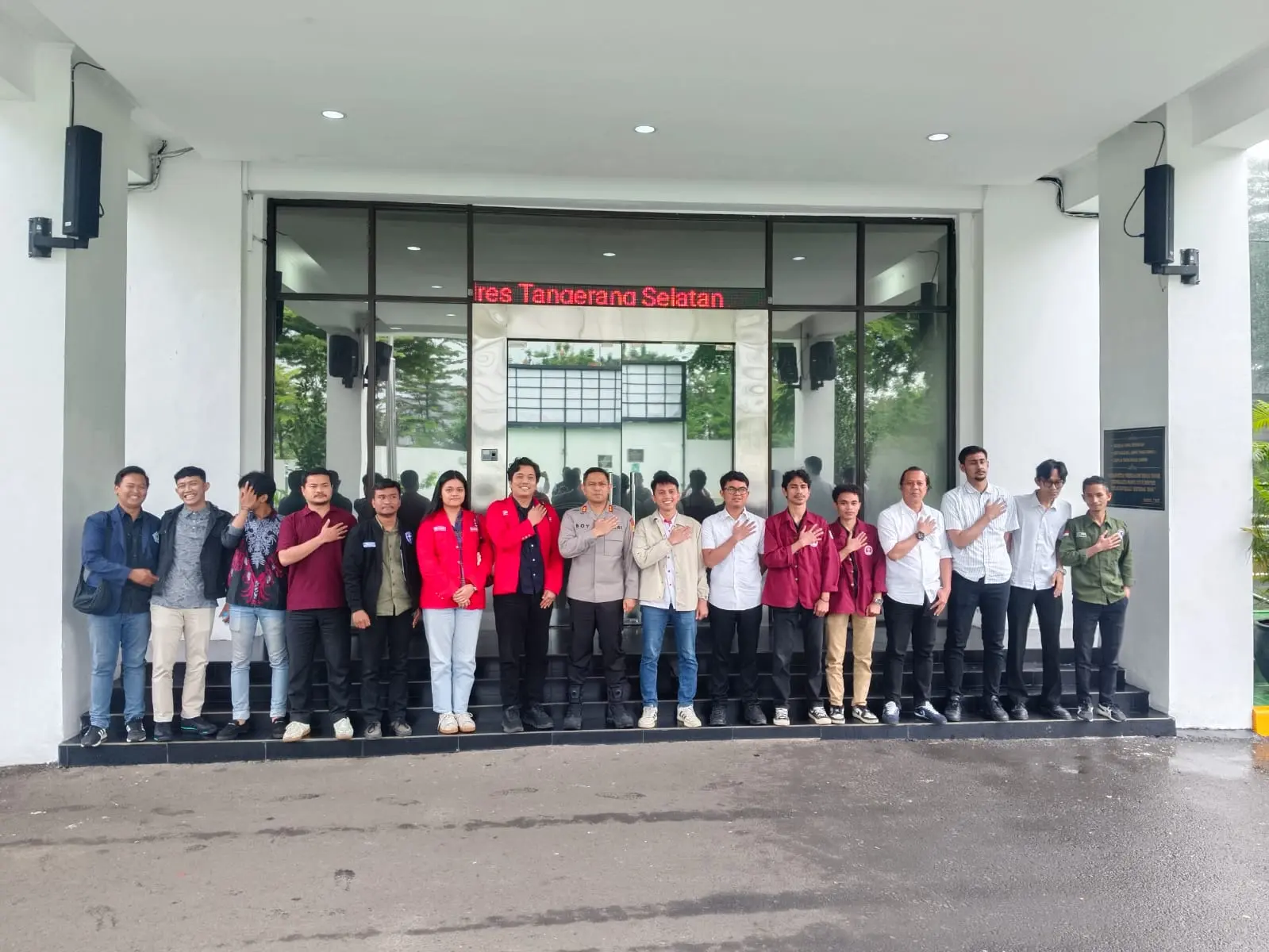 65049953-48f0-4c3f-84f1-9f6cbd035866