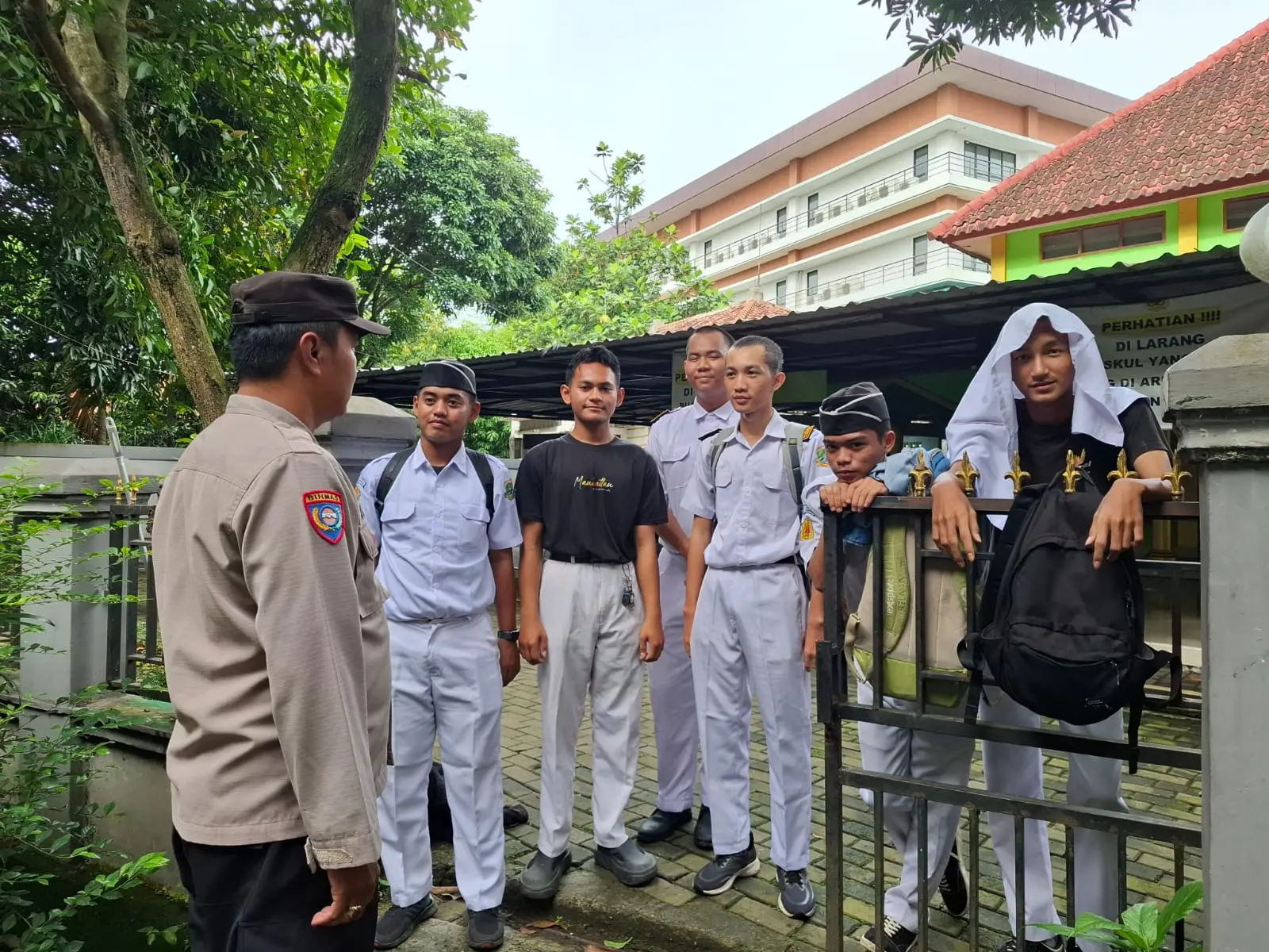 811b166f-93c7-4d55-afbb-7f634c837ad1