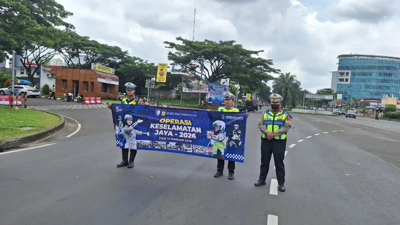 f7379b51-770b-41cd-8976-2ac071afa1de